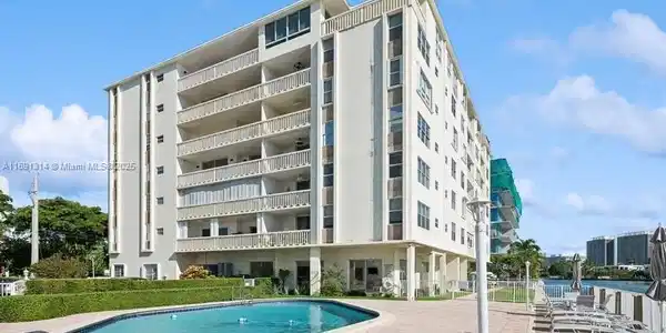 9111 E Bay Harbor Dr