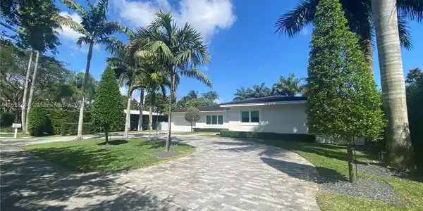 9525 SW 73rd Ave