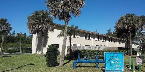 4235 N Highway A1A