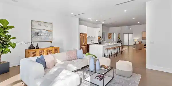 3052 Day Ave