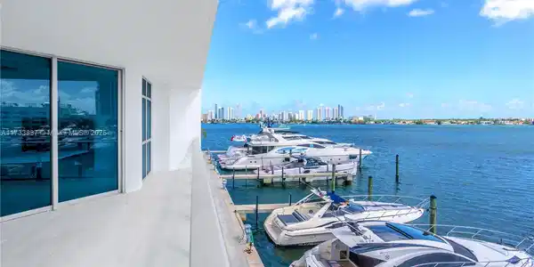 17301 Biscayne Blvd