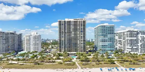 9999 Collins Ave