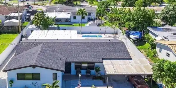 9830 Bahama Dr