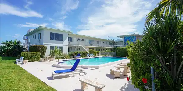2250 Bay Dr