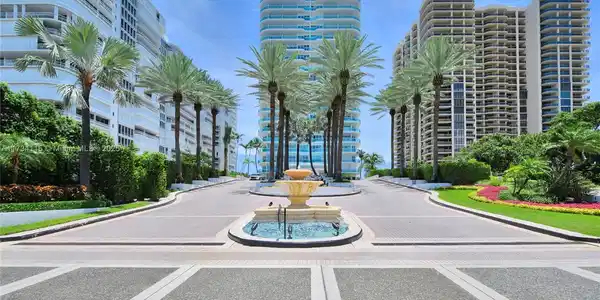 10101 Collins Ave