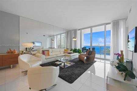 2020 N Bayshore Dr