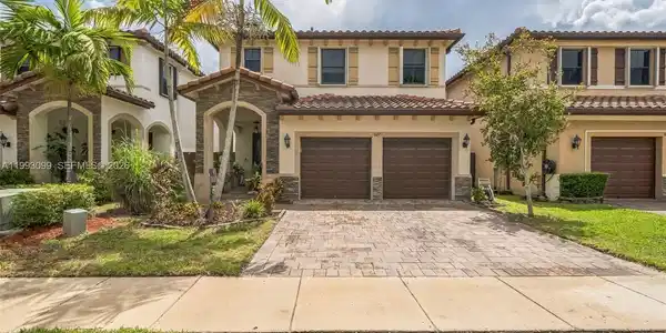 627 SE 34th Ave