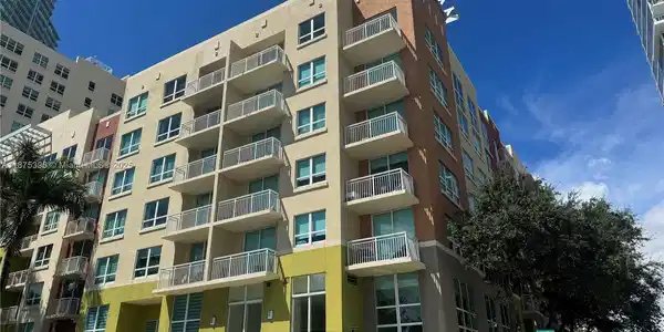 2000 N Bayshore Dr
