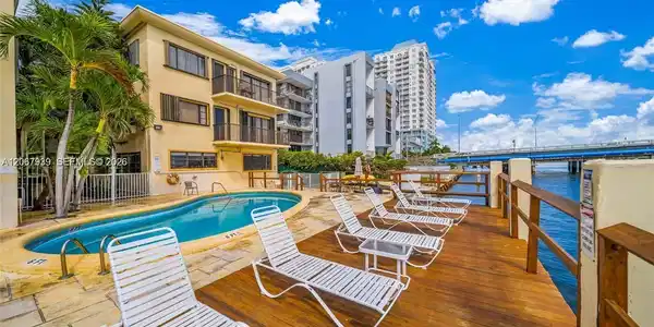 7845 NE Bayshore Ct