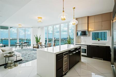2020 N Bayshore Dr