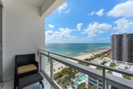 6801 Collins Ave