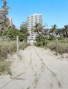 5255 Collins Ave