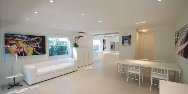 195 SW Sunrise Dr