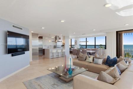 2 Grove Isle Dr