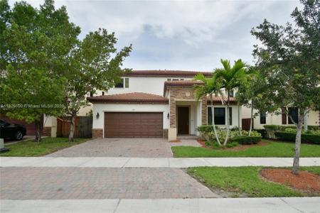 738 SE 37th Pl