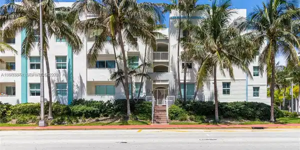 9172 Collins Ave