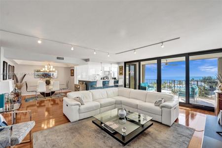 1901 N Ocean Blvd