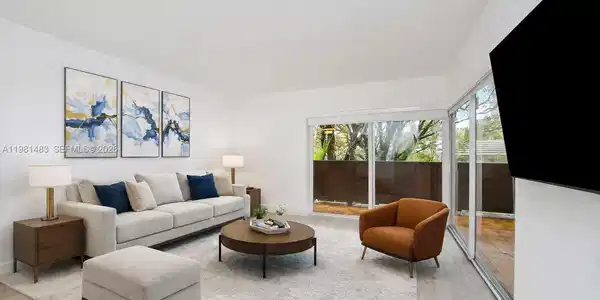 1205 Mariposa Ave