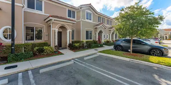 1056 SE 24th Ave