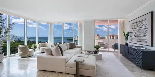 300 S Pointe Dr