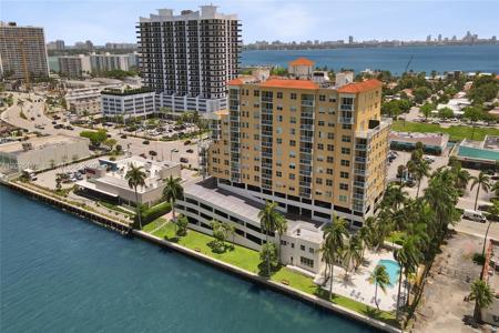 1625 Kennedy Cswy