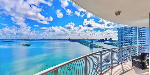 1750 N Bayshore Dr