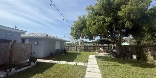 1036 NE Terrace