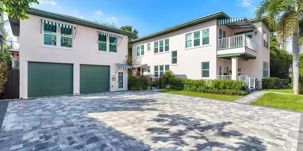 1701 S Olive