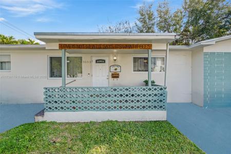 3553 Hibiscus St