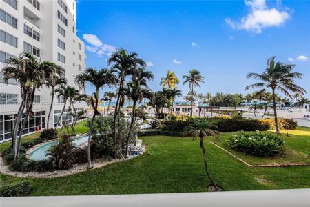 5005 Collins Ave