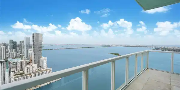 1900 N Bayshore Dr