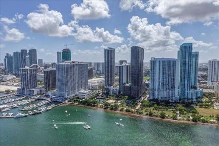 1750 N Bayshore Dr
