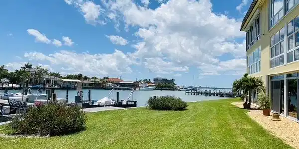 1351 Bayshore