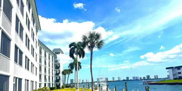 100 Paradise Harbour