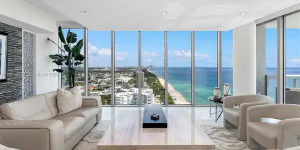 6899 Collins Ave