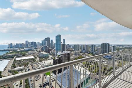 1750 N Bayshore Dr