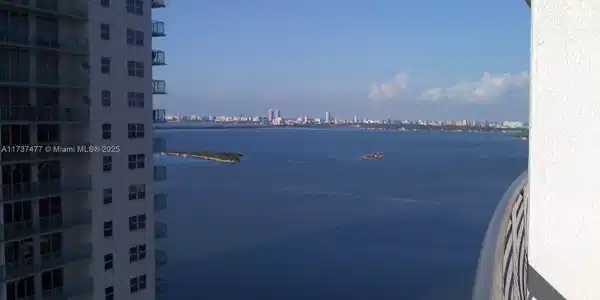 1750 N Bayshore Dr