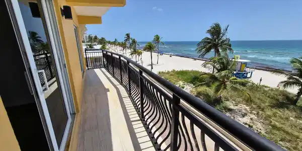 1815 N Surf
