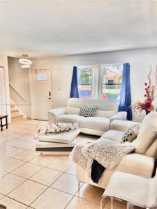 47 NE 12th Ave