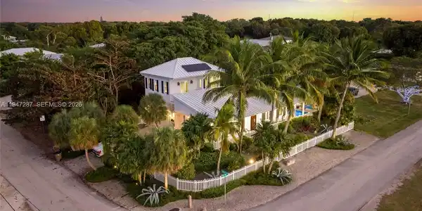 65 Tarpon Ave