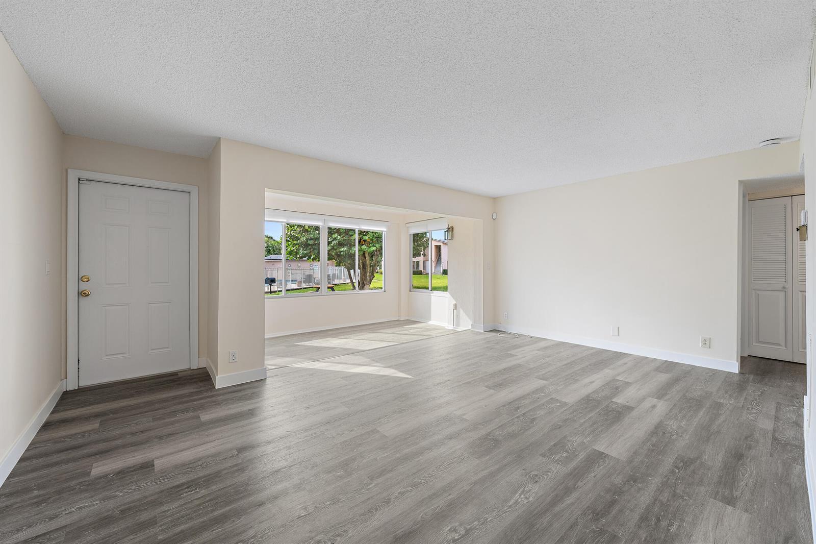 Image 3: 12386 FL A1AAlt n7-4