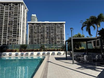 1925 Brickell Ave