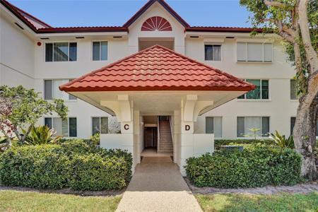102 Half Moon Cir
