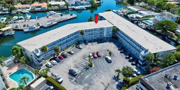 13105 Ixora Ct