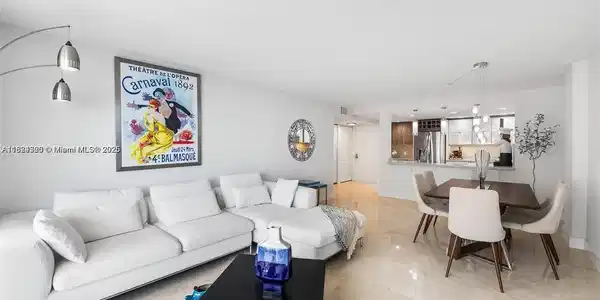 1149 Hillsboro Mile