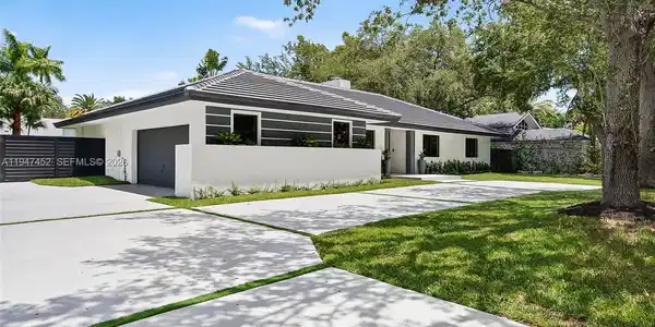 7865 SW 183rd Ter