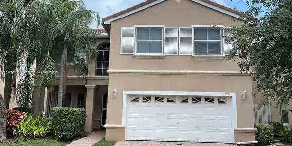 1095 Weeping Willow Way