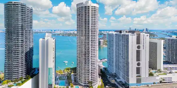 1750 N Bayshore Dr