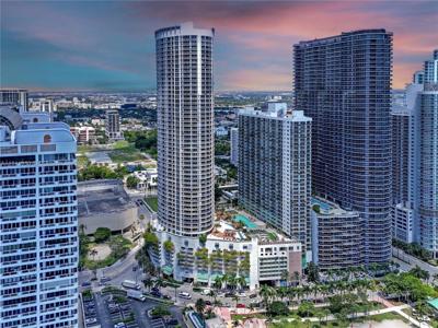 1750 N Bayshore Dr