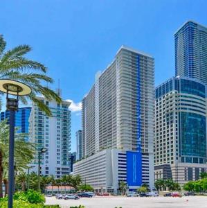 1200 Brickell Bay Dr